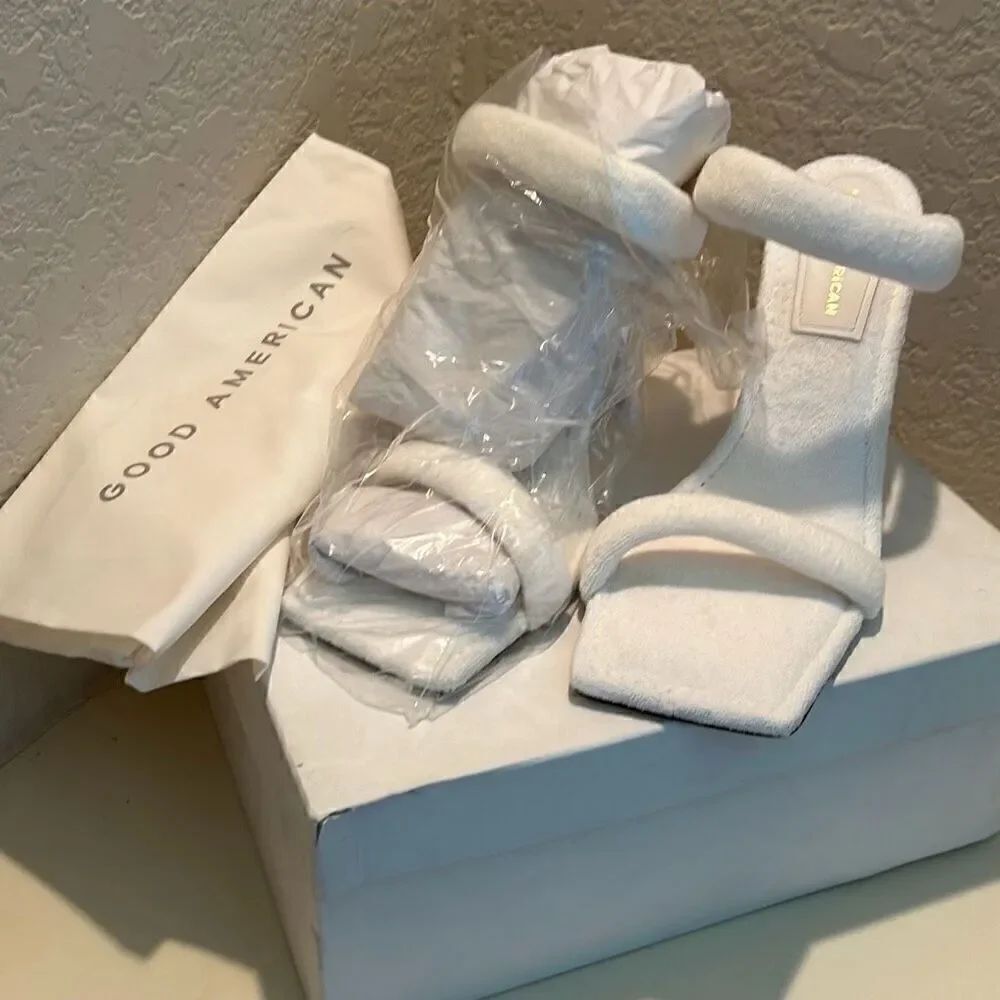 Good American Women's 11 White Terry Heel Sandals Double Strap Pool Vacation New